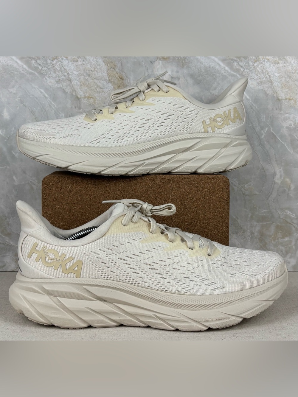 HOKA Clifton 8 White Cream Running Shoes Men’s 9D Style 1119393 ESSN